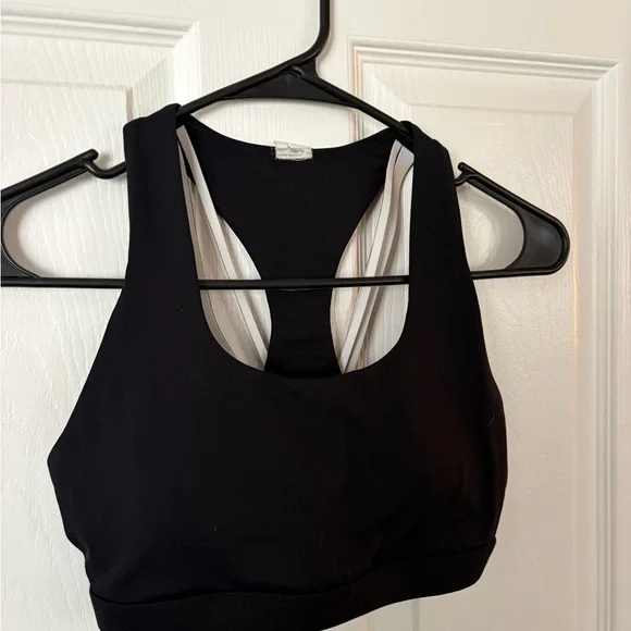 Fabletics Black Meridian Women Shorts and Bra - Picture 5 of 5